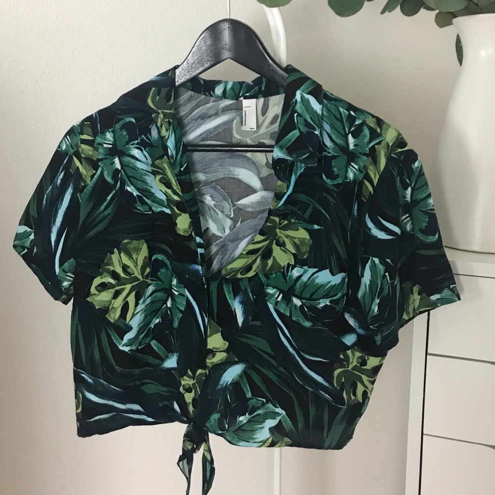Green Leaf Button Up